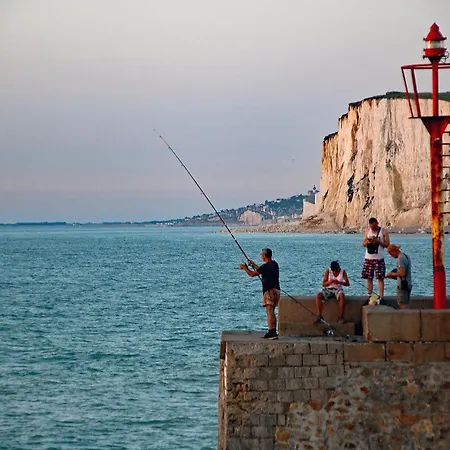 Quai 22 Vue Port ! * Le Tréport